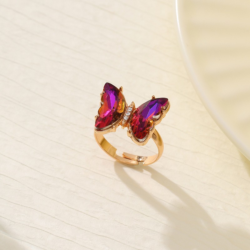 Ventas transfronterizas calientes coloridas 3 piezas de aretes collar anillo de moda europea y americana mariposa elegante collar de diamantes para mujeres