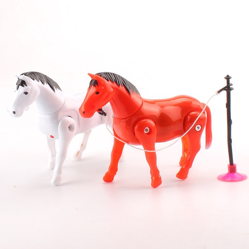 더미 주변의 말 (혼합 색상)