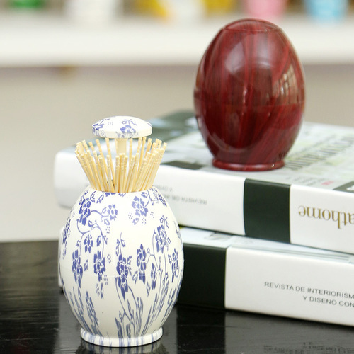 Simple toothpick barrel, portable, fashionable push-type toothpick barrel, automatic pop-up, home living room, restaurant, hotel toothpick jar