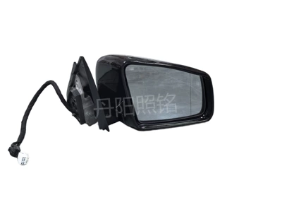 The rearview mirror is Rearview mirror/rearview mirror - right-assembly