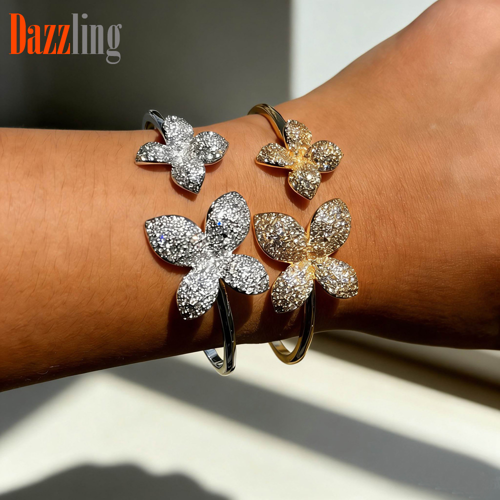 Bracciale rigido aperto fiore e zircone gioiello personalizzato_voghion.com