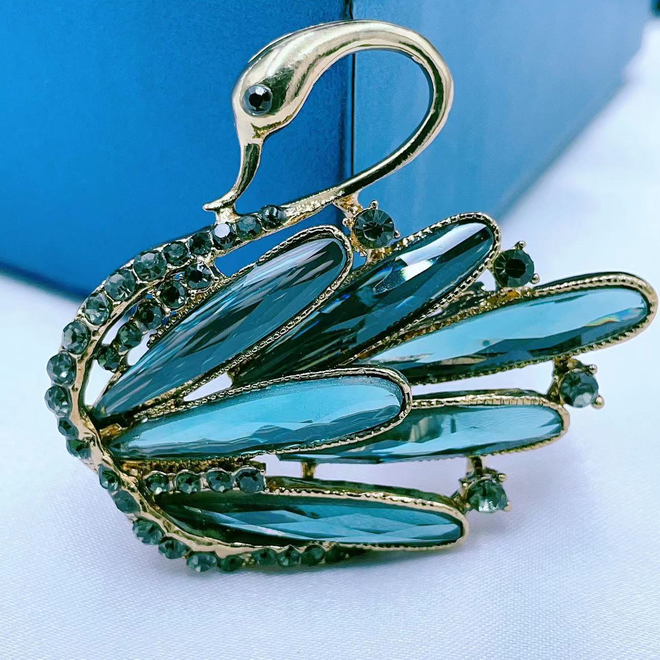 19g Weight Corsage Classification Daily Occasion Alloy Material Swan Pattern Unisex Gender Elegant Style Elegant Pin Swan Alloy Unisex Corsage 6