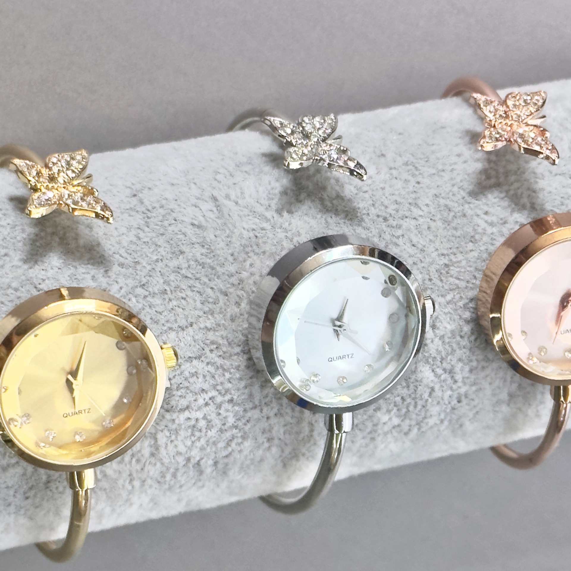 25 New Open Bracelet Watches with Small Dial, Butterfly Inlaid Diamonds, High-Value Women's Watches, Quartz Watches, Wholesale