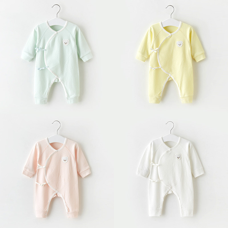 Ropa de bebé recién nacido para primavera y otoño, mono fino de algodón puro estilo monje para bebés de 0 a 3 meses, capa base para recién nacidos, traje de una pieza.