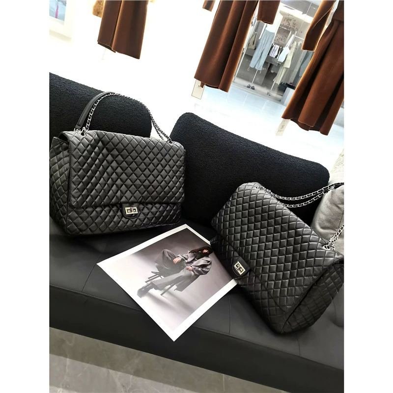 Capacious bag, universal chain, genuine leather, Chanel style