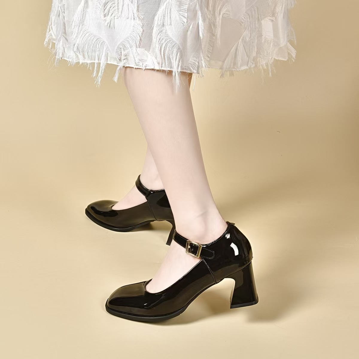 Sandal nữ da bóng mũi vuông quai ngang gót 5 cm — Màu đen cao gót 5 cm chi tiết 4