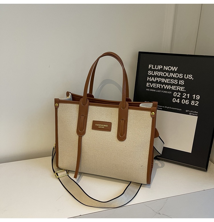 A new 2024 popular and versatile crossbody bag for women's commuting, a stylish tote bag undefined