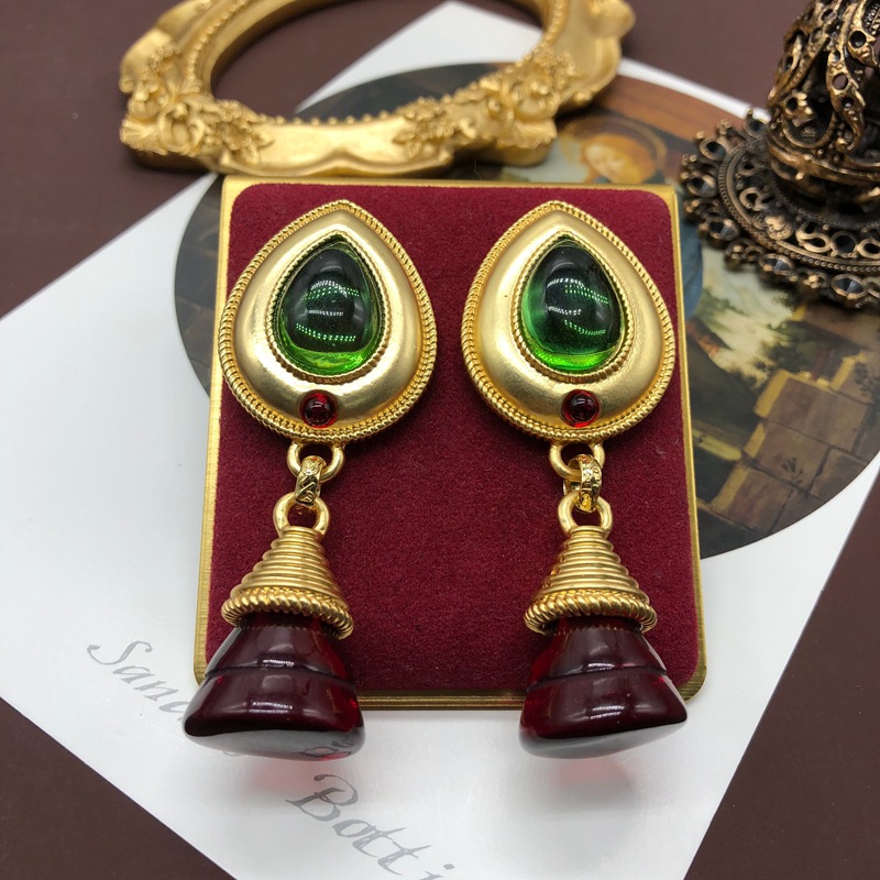 Alloy Material Gold Plated Plating 1 Pair Retro Water Droplets Alloy Inlay Artificial Gemstones Gold Plated Women's Drop Earrings