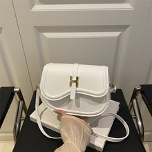 2025�＾�¿����μ�����sб���Ů��ɫС�����eΨ��Ҹ��б���