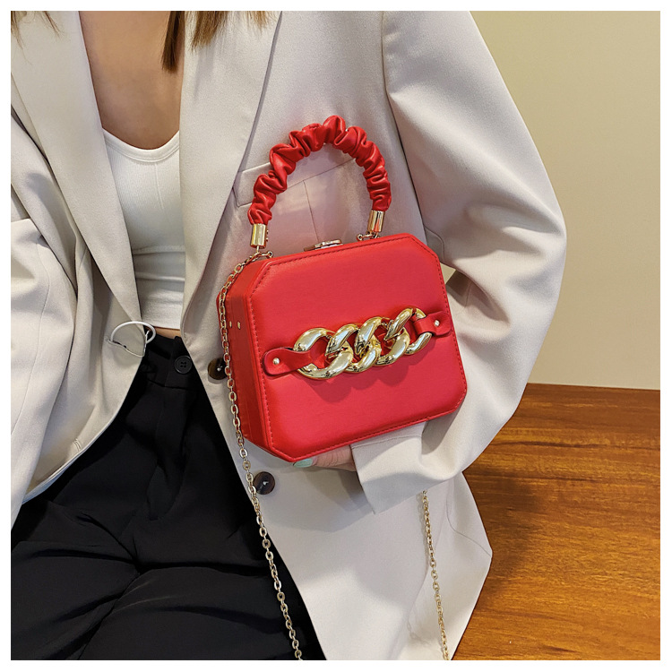 Acrylic Chain Bag 2021 Winter New Box Bag Pleated Portable Small Square Bag Shoulder Crossbody Cosmetic Bag display picture 22