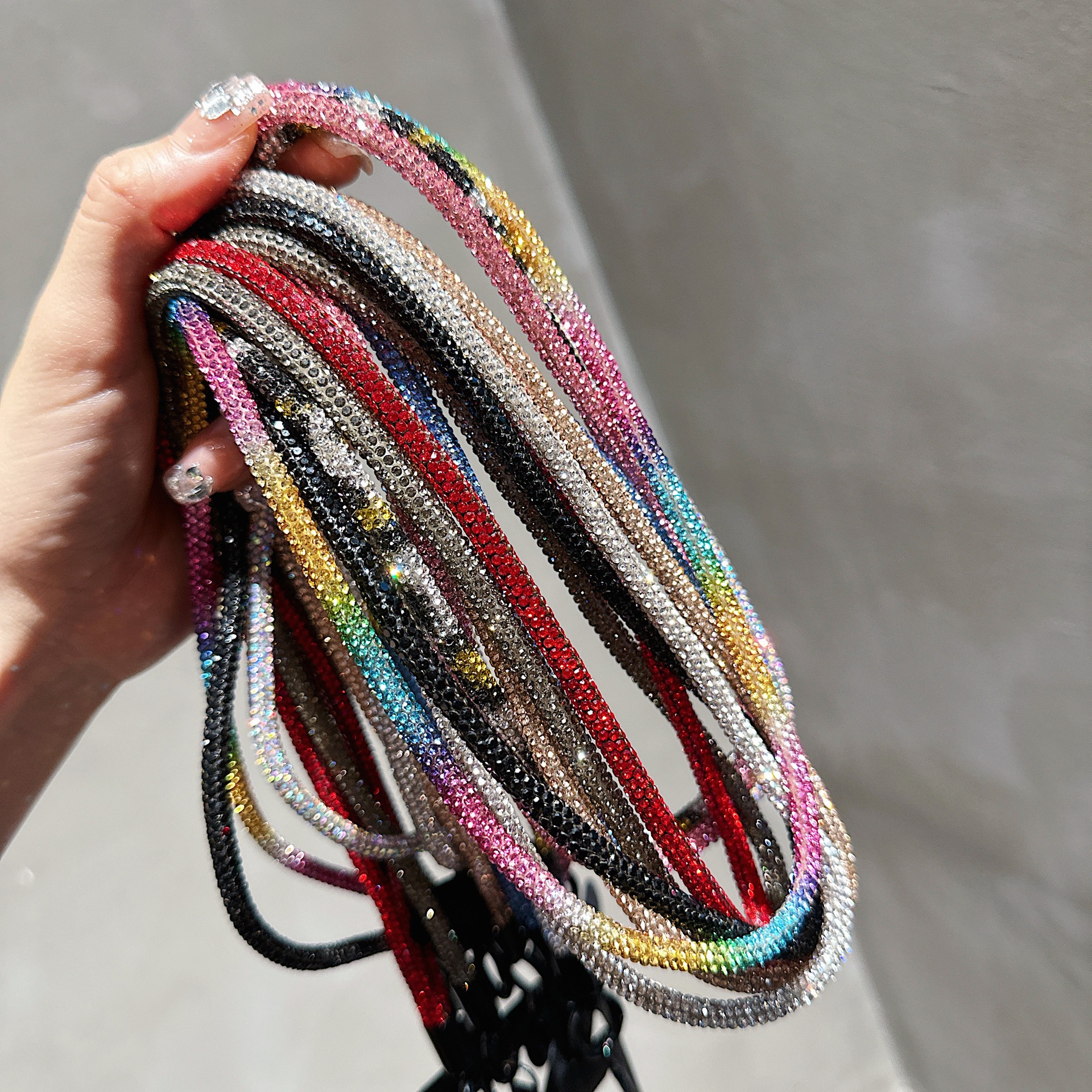 Lujo ligero color diamante de lujo brazalete larga cuerda de teléfono móvil colgante colgante de alta calidad colgante duradero