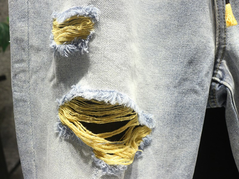 Jeans da uomo cropped, vestibilità ampia, color block, stile effetto usurato, jeans estivi_voghion.com