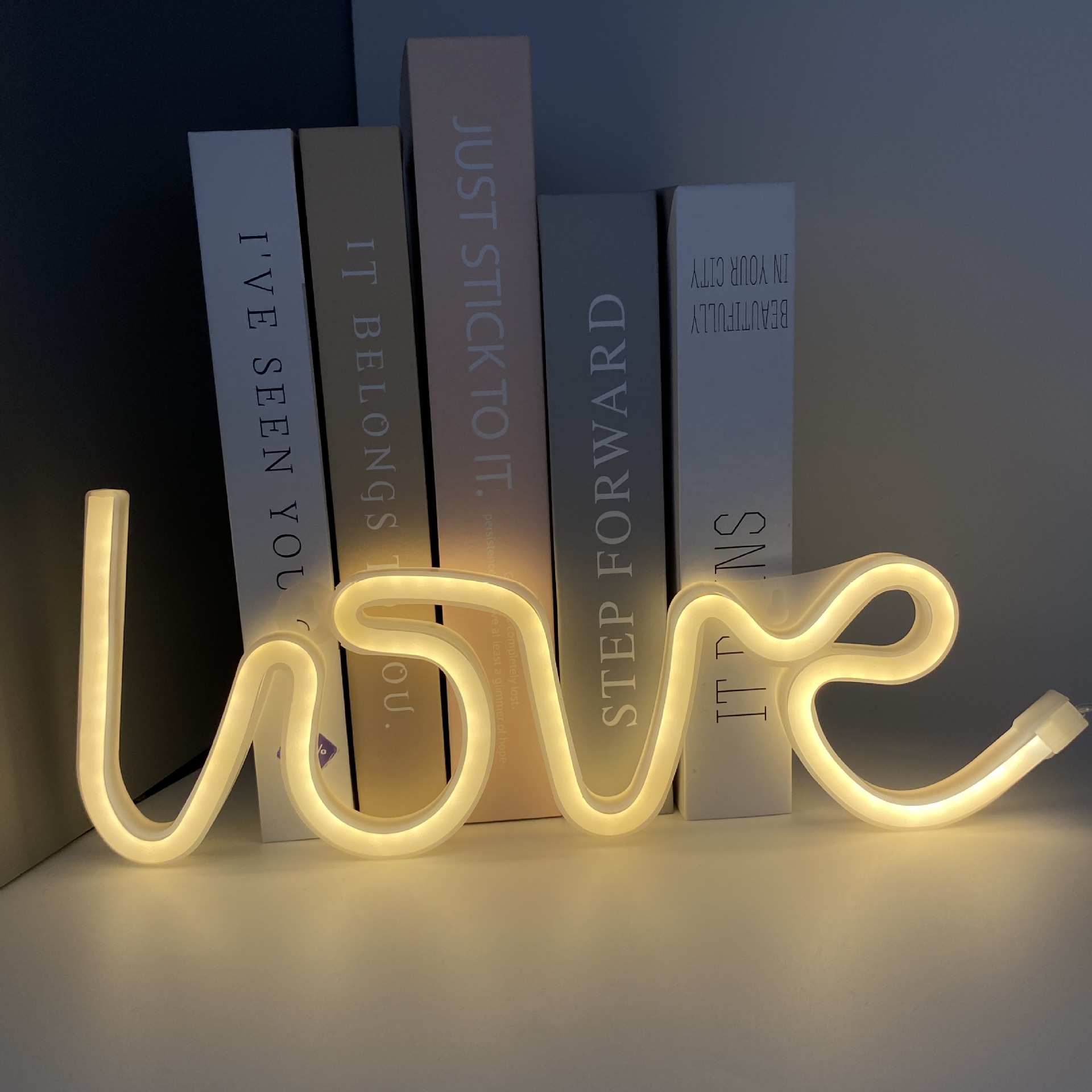 사랑-따뜻한 흰색