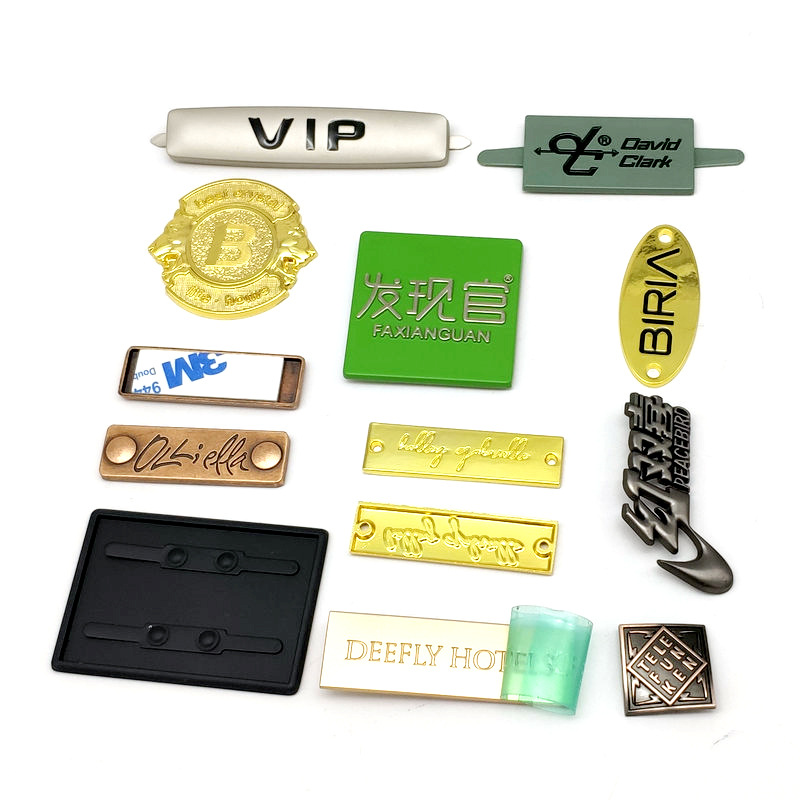 锌合金标牌厂家定制烤漆丝印五金压铸logo礼盒包装盒背面贴胶铭牌