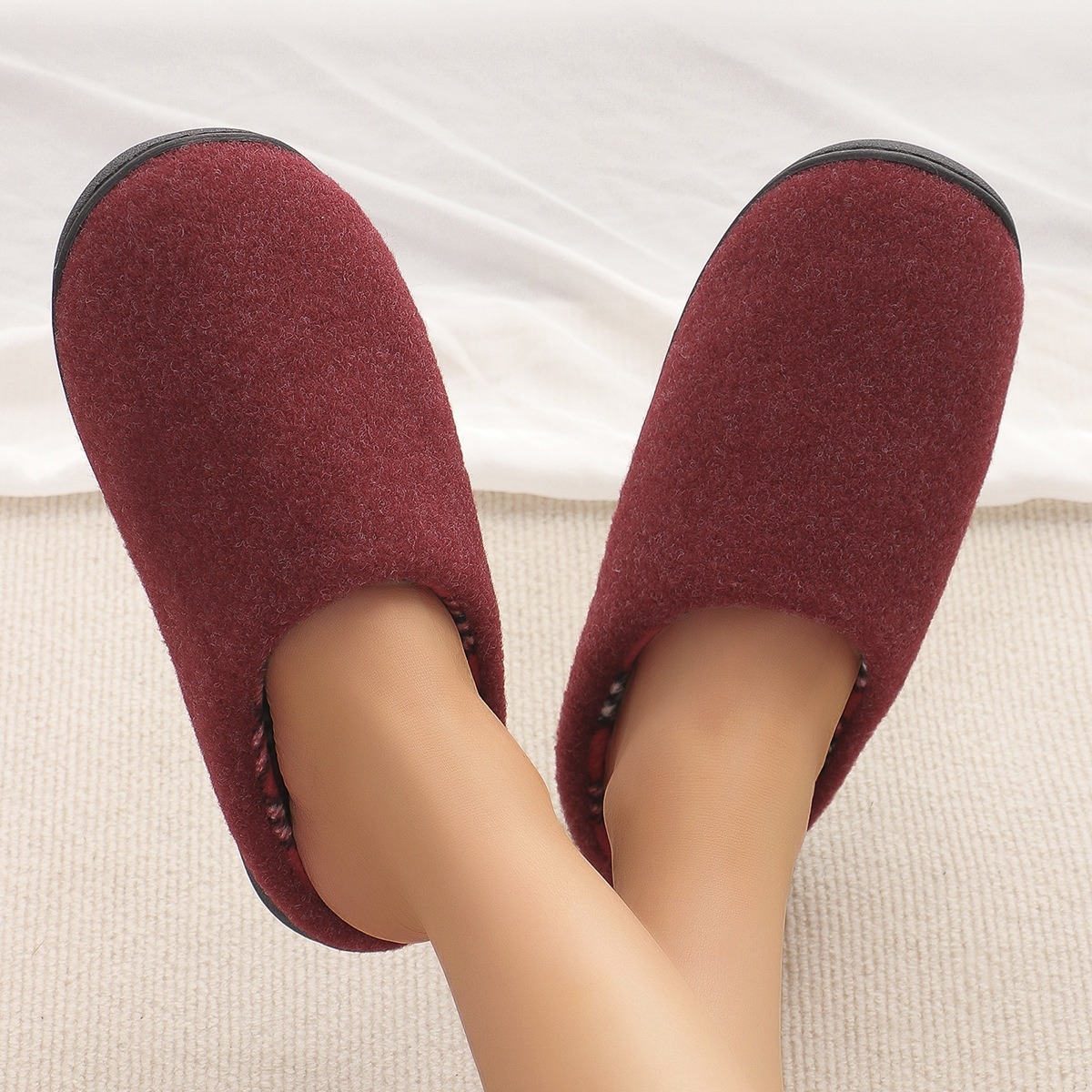 Damenschuhe Hausschuhe Neue Winter-Baumwollpantoffeln Einfarbige Home Rutschfeste Warme Freizeit Verdickte Bequeme Weiche Sohle Flauschige Hausschuhe_voghion.com