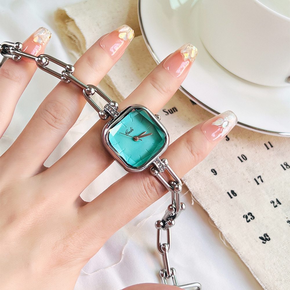 女士手表创意感手刻面小巧小众多歌迪轻奢玻璃链表高颜值