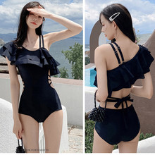 三种颜色时尚个性2023韩国新款纯色单肩荷叶边露腰遮肚连体泳衣女