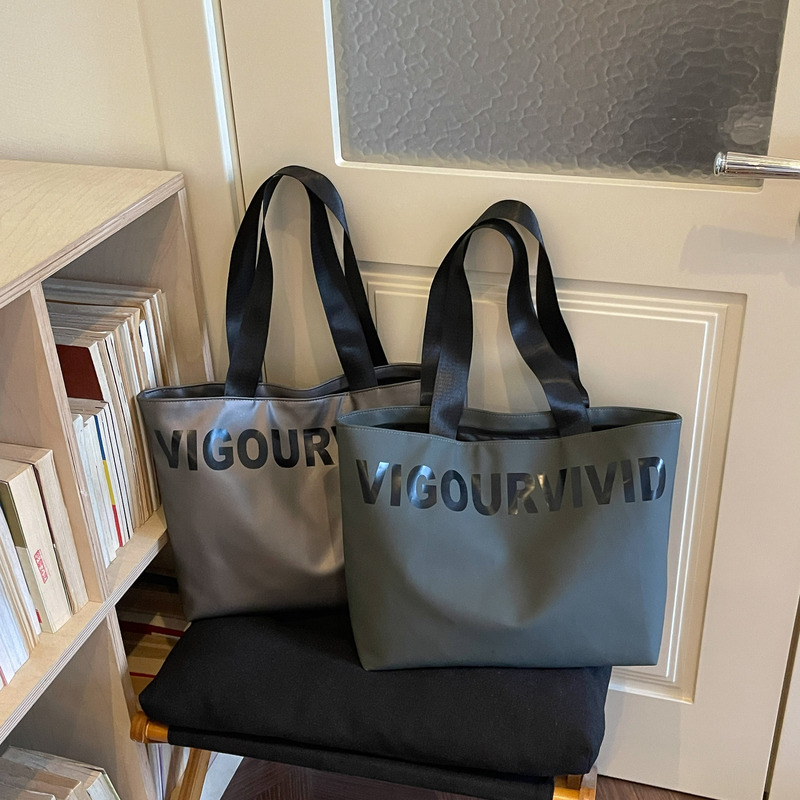 2026 New Large-Capacity Women's Shoulder Bag, Fashionable for Work and Commuting, Portable Crossbody Bag, Student Tote Bag for Classes 2026 New Large-Capacity Women's Shoulder Bag, Fashionable for Work and Commuting, Portable Crossbody Bag, Student Tote Bag for Classes