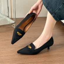 ����ĥɰ�湤��ЬŮ�ϰ�ܛ��͸�����m��Ь �и�СƤЬŮ�ﶬ���^