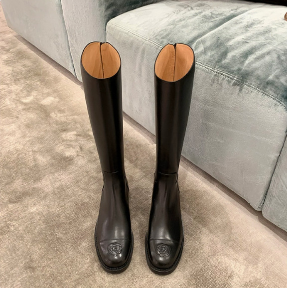 Cowhide Version with an Amazing Design~ Autumn and Winter Embroidered Camellia Leather High-Top Long Boots with Back Zipper for Women, Riding Boots