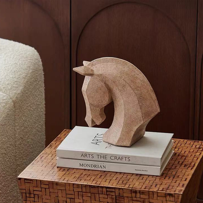 El viento tranquilo retro hace viejos colores cabeza de caballo escultura decoración artística estilo europeo sala de estar estudio decoración porche