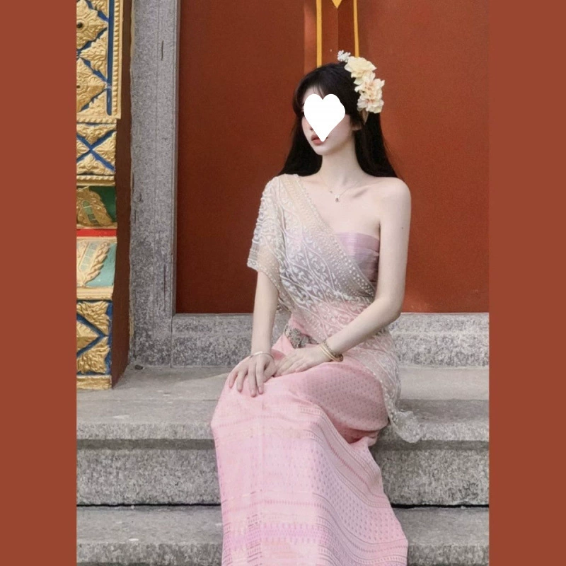 Этническая одежда Dai для женщин, традиционный костюм Xishuangbanna для туристических фотографий, трендовый популярный комплект из трех предметов в тайском стиле знаменитостей.