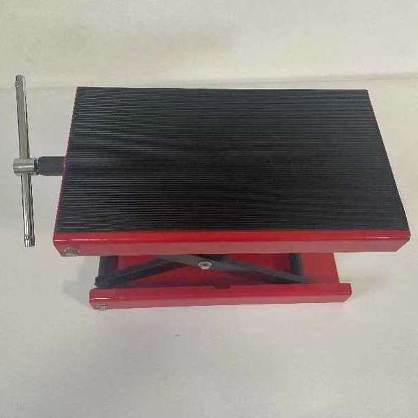 Los fabricantes suministran marco de soporte de elevador de motocicleta plataforma de reparación de motocicleta elevador de motocicleta