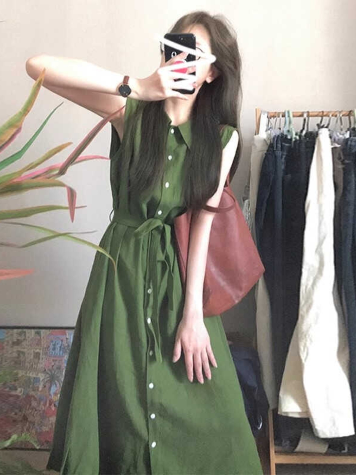 Green shirt sleevless