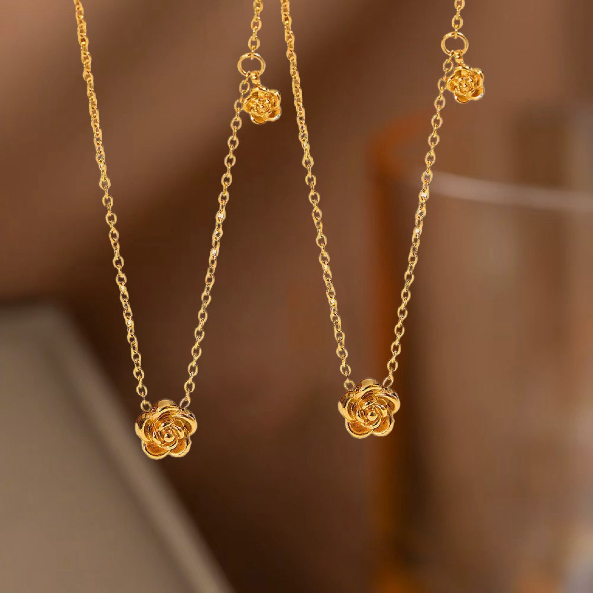 New Titanium Steel Rose Flower Necklace for Women, Fashionable and Simple Bracelet, Ear Wire, Versatile, Non-Fading, High-End Set