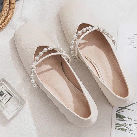 Zapatos de tacones altos de alta calidad para mujeres 2025, nuevos zapatos de estilo extranjero, zapatos de cuero rojos, zapatos de talón grueso con falda