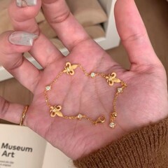 イタリア中古伸線軽贅沢高級感925純銀アイリス糸両面に押し引きブレスレットを装着する
