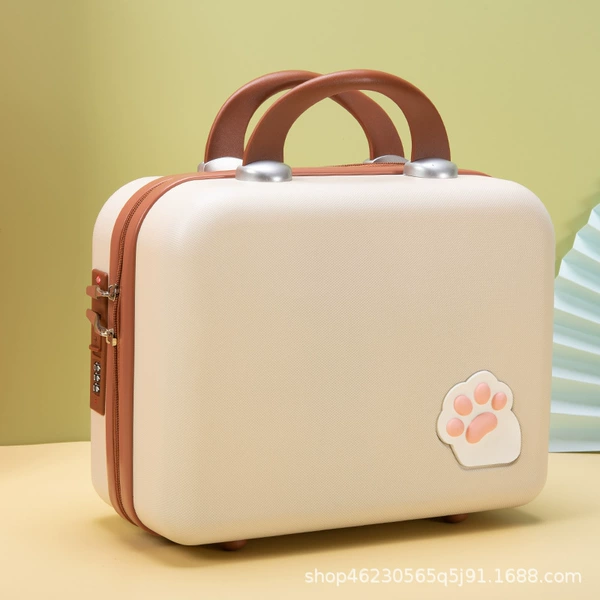 Beautiful cat claws with lock