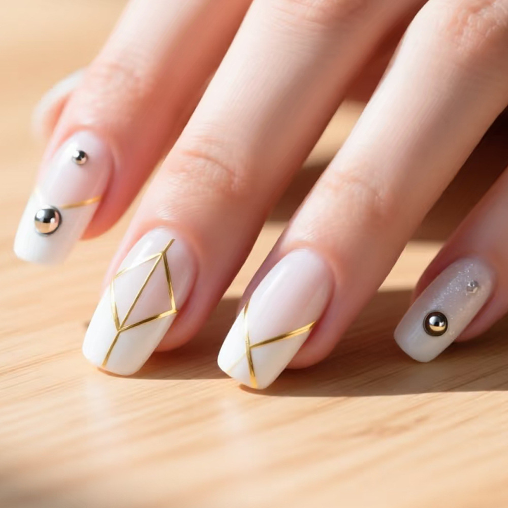 Comercio exterior polvo de oro desnudo blanco francés manicure polvo de diamante brillante desgaste de uñas 24 piezas de parche de uñas falsas