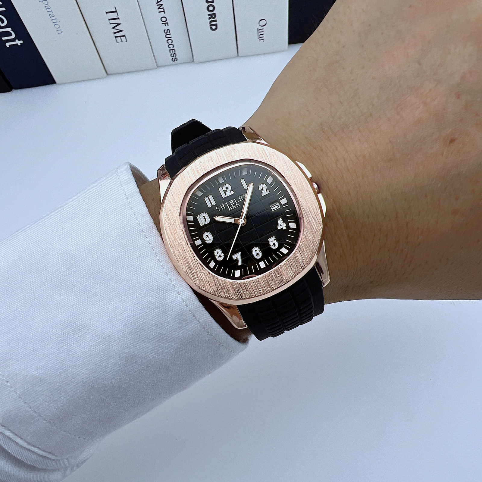 Ventas transfronterizas calientes de reloj de correa de goma para hombres comercio exterior cuadrado guacamole serie de relojes de negocios relojes deportivos