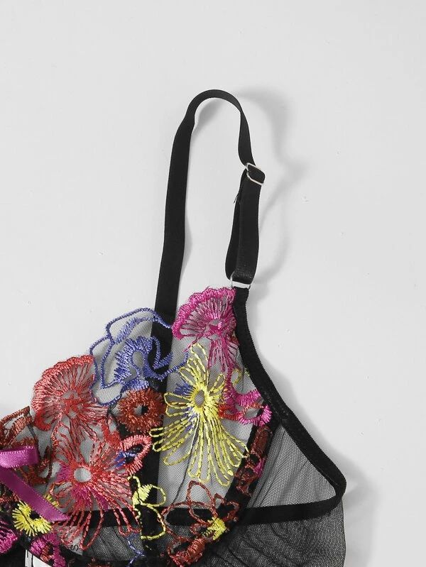 New Sexy Women's Embroidered Lace Three Point Fun Underwear Set_voghion.com