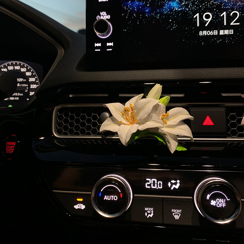 ユリの花の車の香薫の車のエアコンの吹き出し口の装飾の拡香石の香りの花の車内の装飾品の置物の女性|undefined