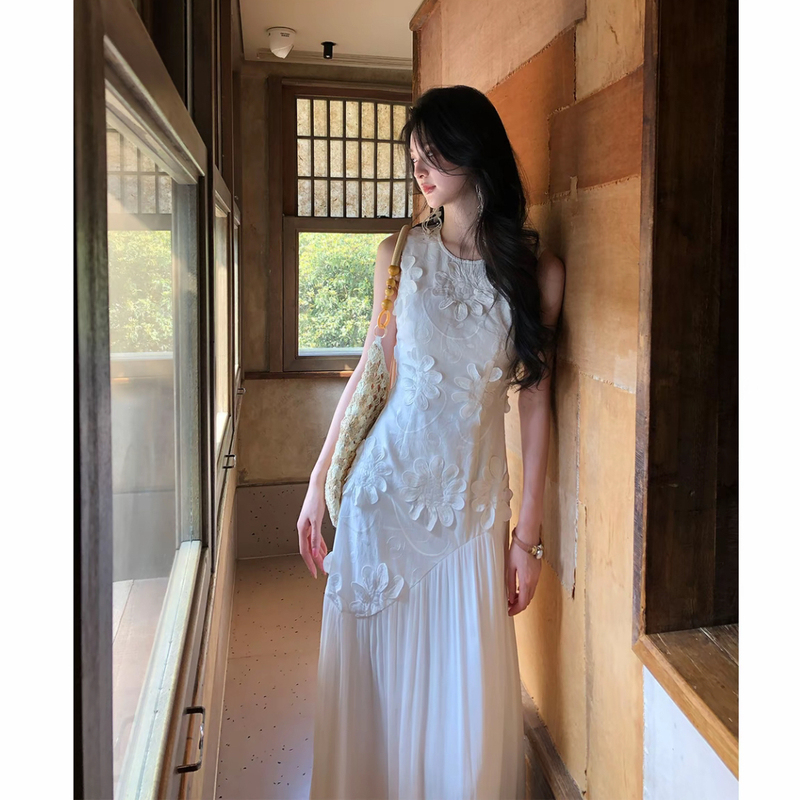 French-style heavy three-dimensional embroidery sleeveless beautiful dress for women, perfect for summer travel and vacations, stunning tank top long dress