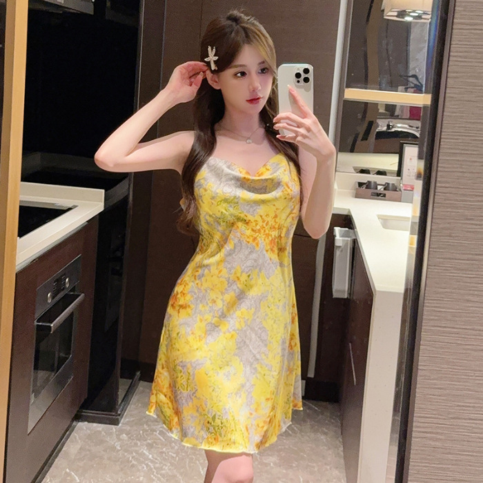 Verano 2024 pijamas camisón de tirantes de las mujeres puro deseo estilo de alto grado sentido swing collar satén camisón Delgado desgaste del hogar Comercio exterior