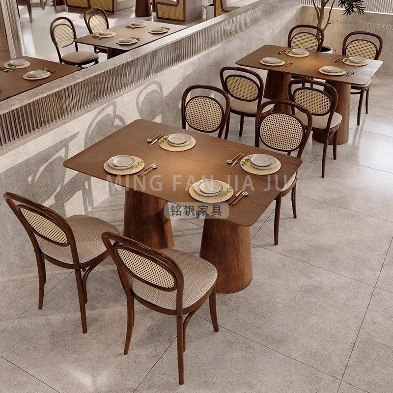 Mesa y silla de comedor occidental en línea combinación de tema de restaurante cafetería sofá de tarjeta comercial silla de madera maciza