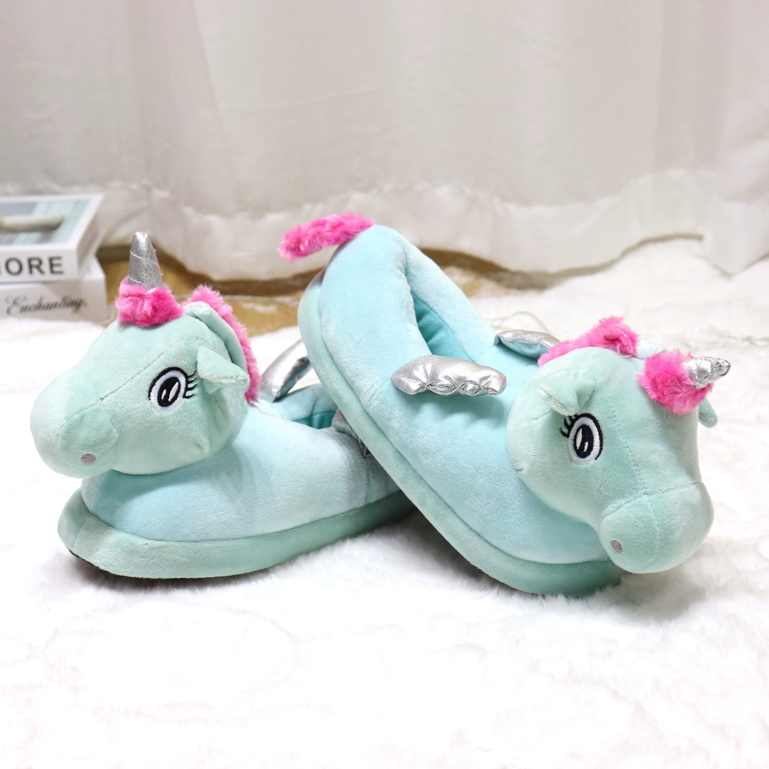 В наличии Светящиеся тапочки из хлопка и Луны Blue Angel Horse Все включено Тапочки с серебристыми крыльями Нескользящие утолщенные тапочки для дома