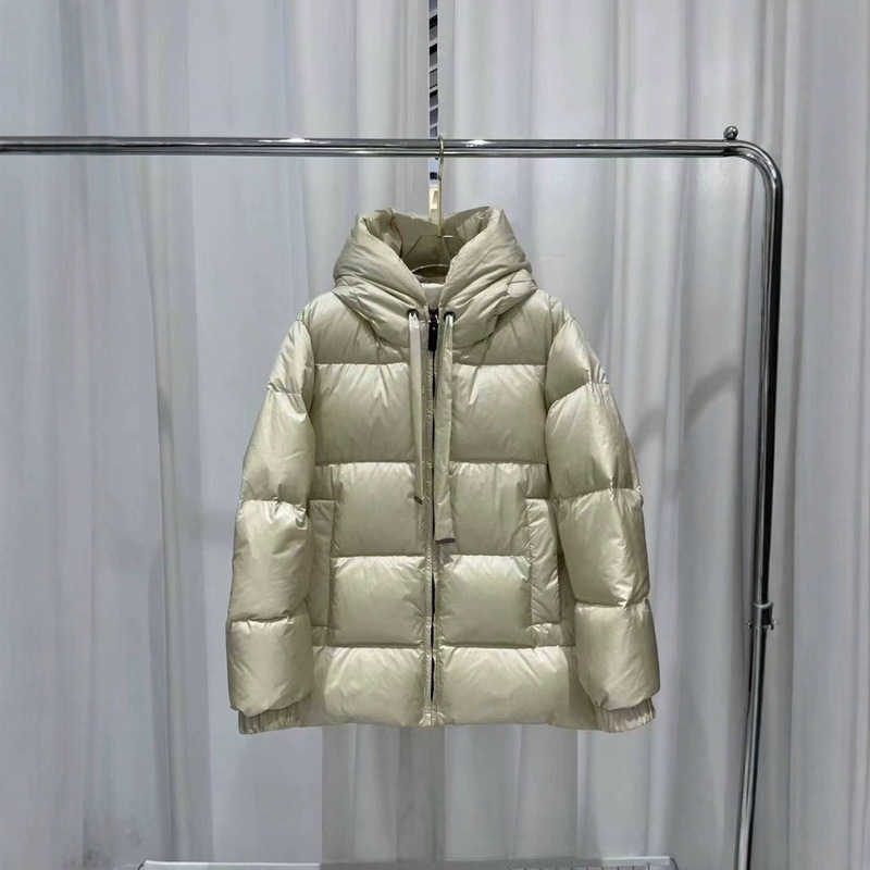 2025冬季欧版M白鸭绒连帽羽绒服女短款面包服高端潮流外套百搭|undefined