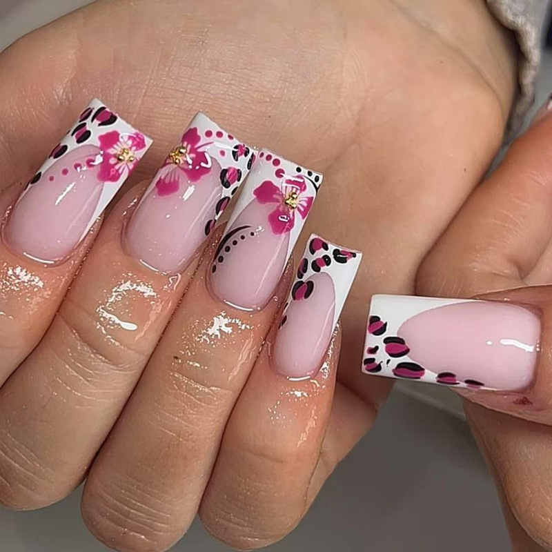 Fashion sweet white powder leopard flower design sexy medium rectangular wearing nail nail nail piece foreign trade fake nails