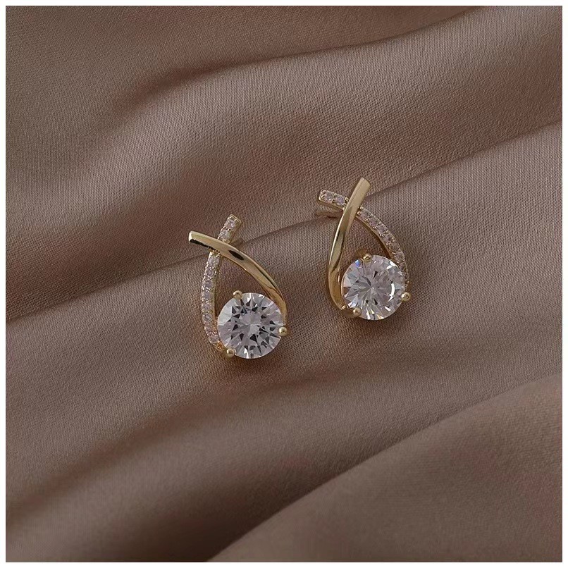 fashionable earrings