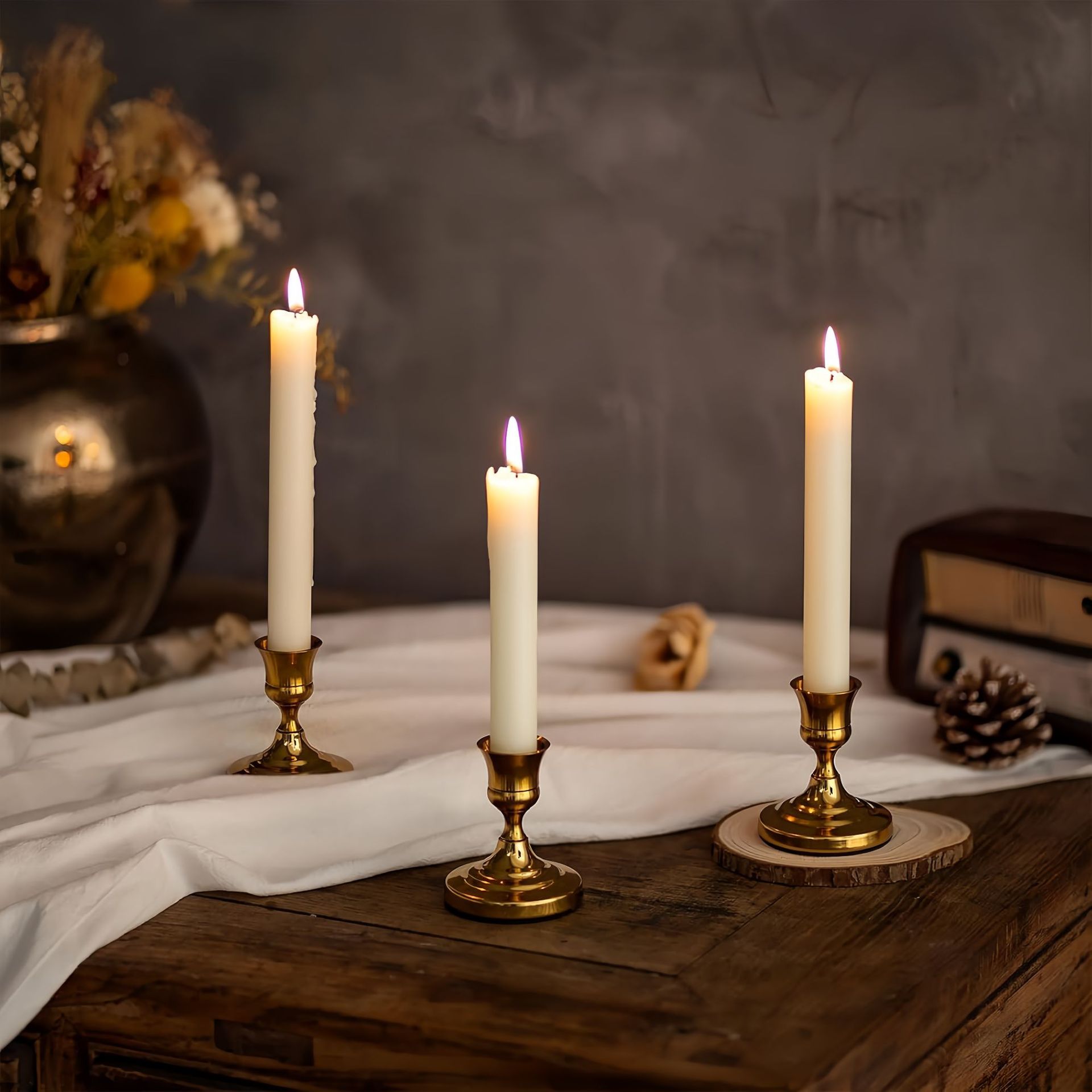 Adornos de candelabros de metal nórdico, lujo ligero, accesorios de cena románticos a la luz de las velas, mesa de comedor, exquisita base de vela en forma de copa de vino