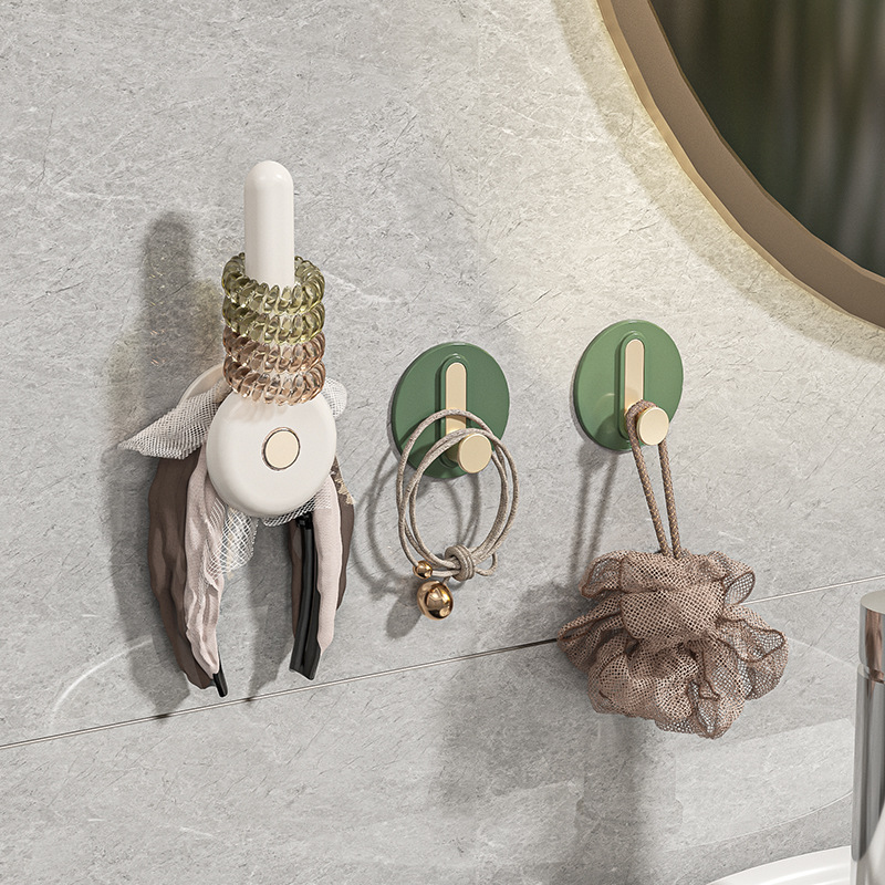 Waterproof and powerful without falling off the coat hook to avoid…