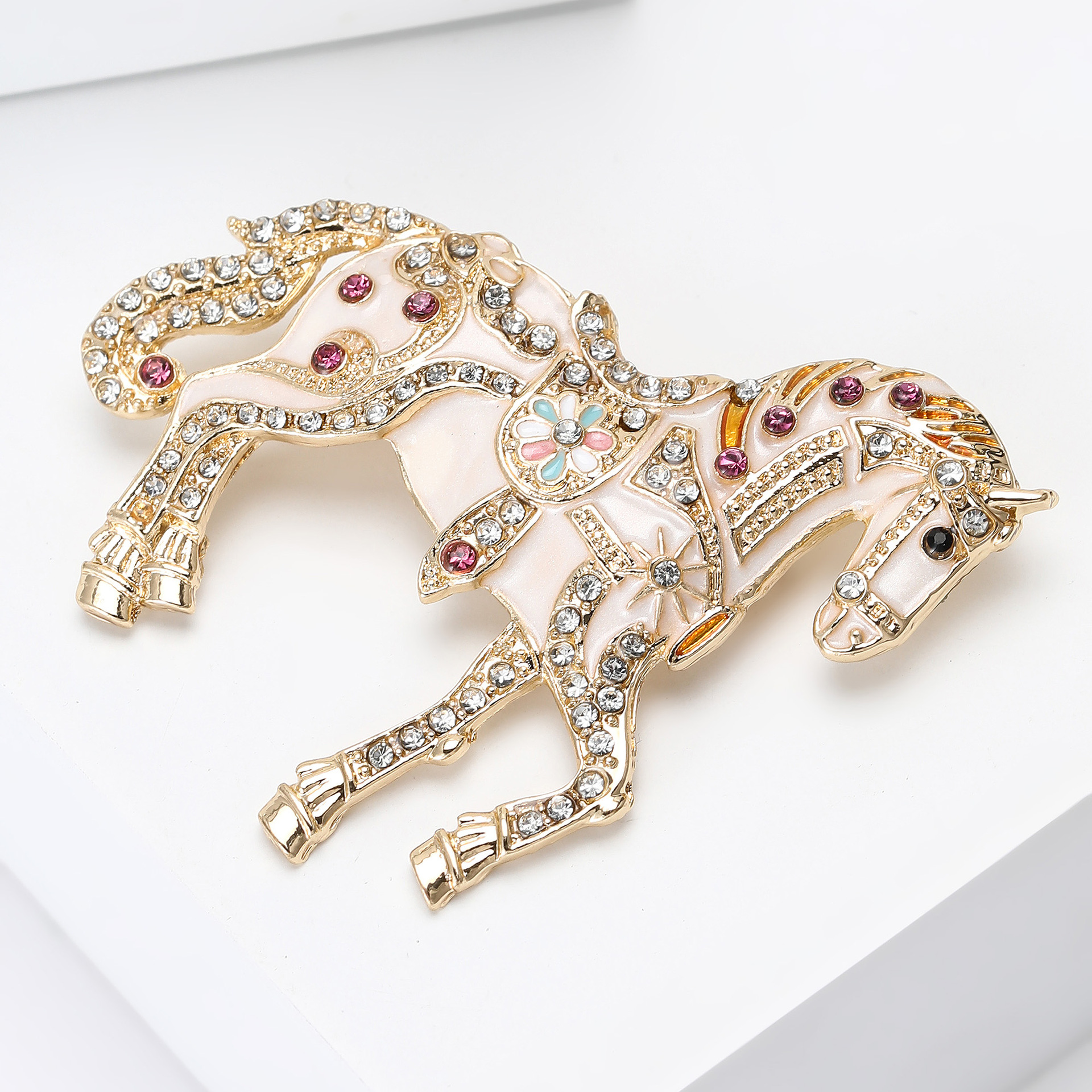 Cross-Border Diamond-Encrusted Palace-Style Enamel Light Luxury Horse Brooch for Men and Women, Suit Coat Brooch, Jewelry Pin, Zodiac Accessory