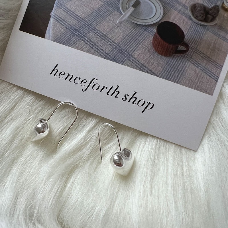 New niche design for women, three-dimensional heart-shaped earrings, sweet and cute peach heart earrings_voghion.com