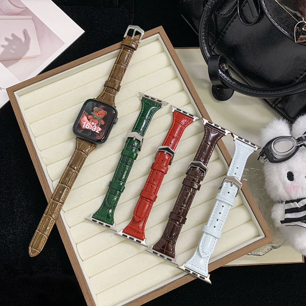 Suitable for Apple Watch 11, S10 Generation, Iwatch98765Se, Bamboo Pattern Leather Strap for Women