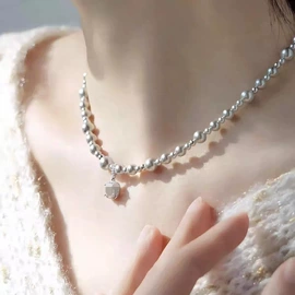 项链;耳环;手链