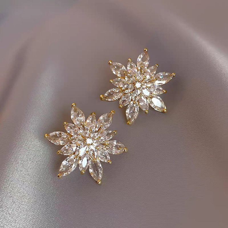 1 Pair Quantity 1 Pair Elegant Lady Heart Shape Flower Plating Inlay Alloy Zircon Earrings